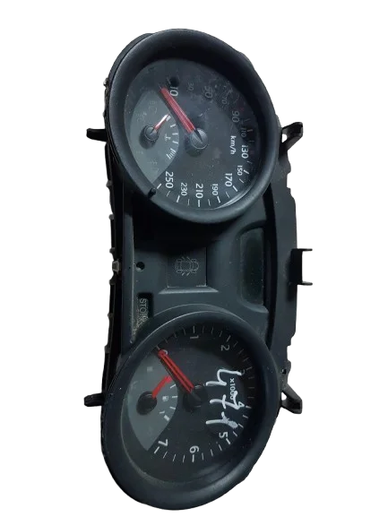 Sprawdź teraz RENAULT MEGANE LICZNIK 8200364588