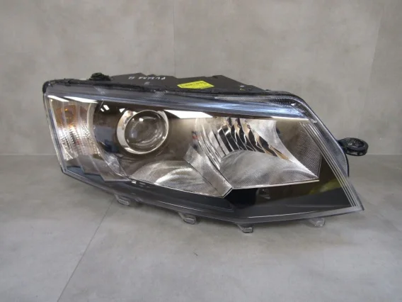 Lampa przód Skoda Octavia 3 III KSENON NIESKRĘTNY 12-16 RH PRAWA 5E1941016A Okazja
