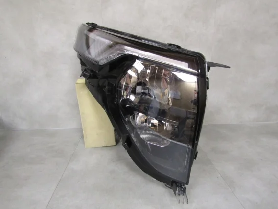 Zamów dziś Lampa przód Ford Transit Courier MK3 ZWYKŁA 23- RH PRAWA R2X6 13E014 AE