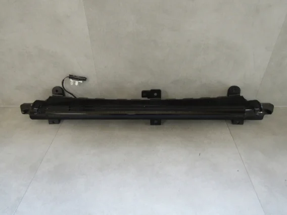 Lampa tył światło stop Land Rover Defender 2 II 20- L8B2-13A613 Bezpieczna płatność
