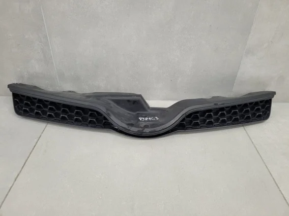 Grill atrapa kratka środkowa Toyota Urban Cruiser 08-14 Zamów dziś
