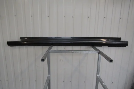 Listwa progowa prawa Ford Focus MK4 ST Line 17- Taniej