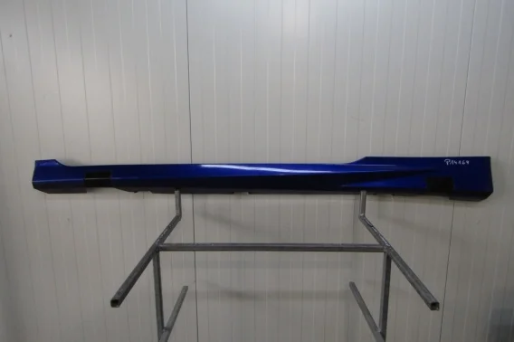Niska cena Listwa progowa lewa Ford Fiesta MK7 ST 3d Lift 12